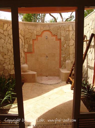2010 Cuba, Holguin, Hotel Rio de Oro, Royal, DSC00601_b_H555